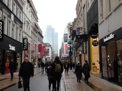 荷物を置いて身軽になった後は、早速市街地に出向きました。

グランプラスに向かうことだけは決めていたのですが、
それ以外は特に目的もなかったので、赴くままに散策しました。