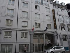 ブリュッセルへ到着
南駅からメトロ２・６番線で２つめ Hotel des Monnaies駅より徒歩数分

お手頃な値段の4つ星ホテル　「ホテル・カスケード　ルイーズ」
随分早いのにお部屋にいれてくれました。ラッキー！