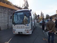 銀山温泉からは山形空港まで直通のリムジンバスが運行されています。帰りはこちらに乗車します。さすがに乗客は少なかったです。
