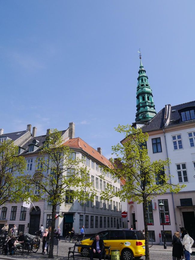 世界初の歩行者天国だったとか。<br />デパートやショップ、カフェなどなどとにかく賑やかで楽しい通りでした。