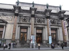 その向かい側　

ベルギー王立美術館です