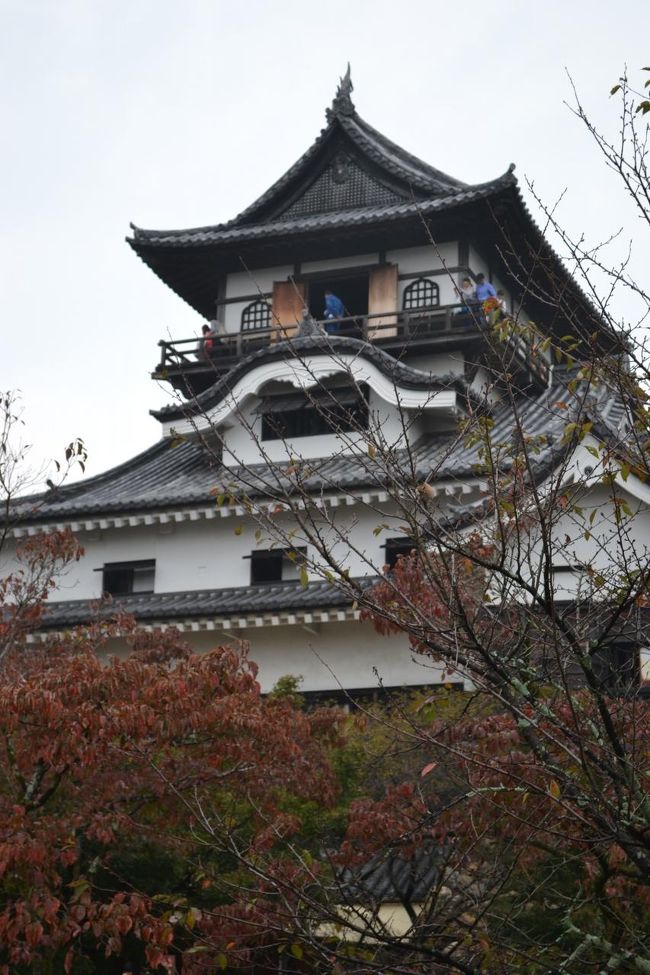 やっぱりもう一枚。<br />紅葉の季節だったらきれいなんだろうな。