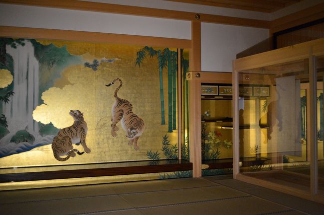 まずは本丸御殿の中を