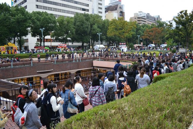 なんだかすごい人だかり。<br />なんか、ゲームのイベントらしかった。私には一番縁のない…。