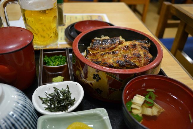 最後は、お待ちかね、ひつまぶし！<br />最高においしかった！<br /><br />この後、23：30の夜行バスで帰りました。いつもの通り、寝れませんでしたが、地元まで運んでくれるので楽チンでした。<br /><br />急ぎ足で、とりあえず定番スポットをまわった名古屋でしたが、楽しかったです。今度は新幹線で、今回行けなかったところを回りたいです。あと、名古屋飯。まだまだ食べたいものがたくさんある！また再訪するぞー！<br /><br />〜終わり〜