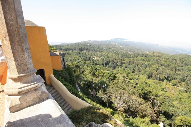 宮殿は山の上にあるので、景色はとてもいいです。