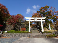 さて気を取り直して次なる目的地へ向います。

30分ほど車を走らせてこちらの那須湯本の温泉神社まで来ました。