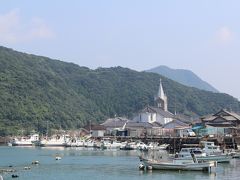 大江天主堂の次は崎津教会に向かいます。
直ぐ近くに漁港があり、教会とは不思議なコンビネーションです。