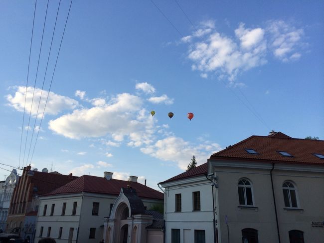 気球が浮かんでます