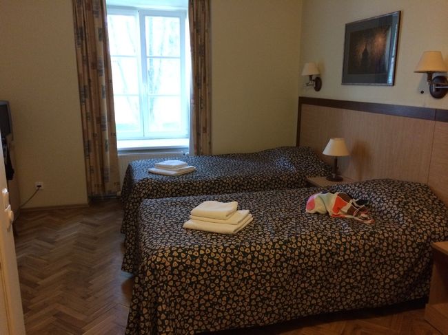 部屋は広くはないけどこぎれいです。