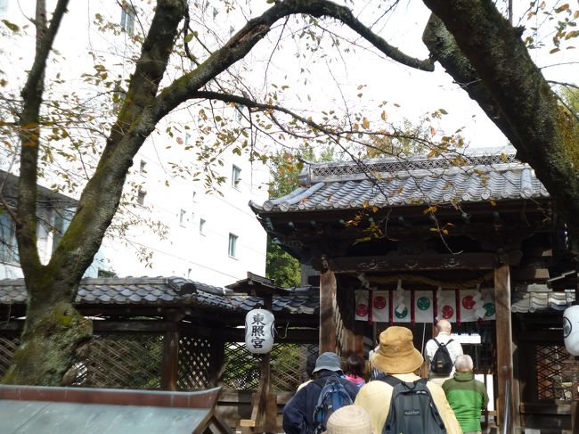 那古野神社に隣接する東照宮<br />金ピカの権現造りではありませんが家康さまが祀ってあるようです。<br />