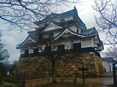 国宝の彦根城は趣があって堂々としていました。