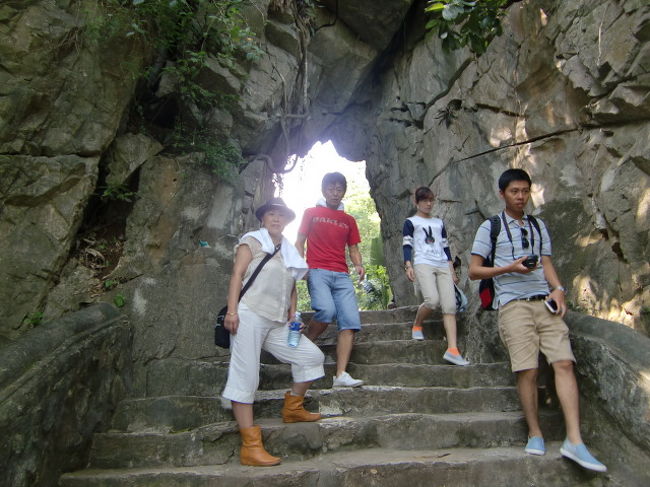 この先の入り口を入った辺りから怪しい感じになってきました。