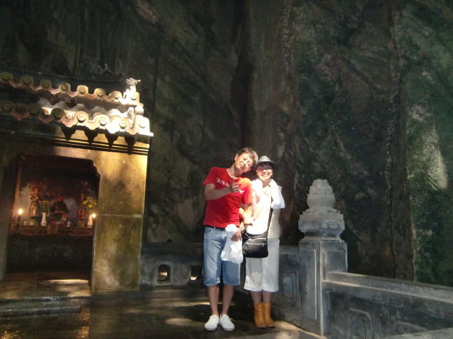 ここで写真を撮れとTAOくんが言うので・・・。<br />反対になって撮れば良かったかな。（笑）