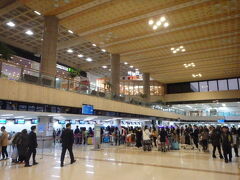 3号線から高速ターミナル駅で9号線のエクスプレスに乗り換え金浦空港へ
