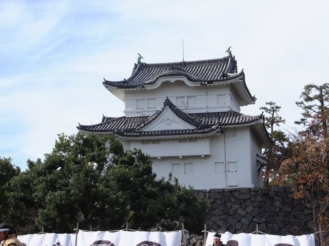 入口で入場料を払って(大人500円)、声のする方に向かうと、二の丸が見えてきました！