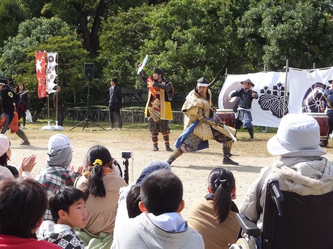 いたー！おもてなし武将隊です☆<br />演舞中はこの格好でダンスしたり、歴史がなんとな〜くわかるお芝居や写真を撮る時間もありました。