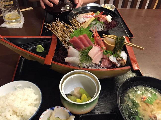 夜は海鮮丼食べに行きました^ - ^<br />おいしー！<br /><br />次の日はチェックアウトしてそうそうと帰りましたw