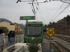 コイツが登山鉄道Cremalleraです．
定刻通り9:48に出発．