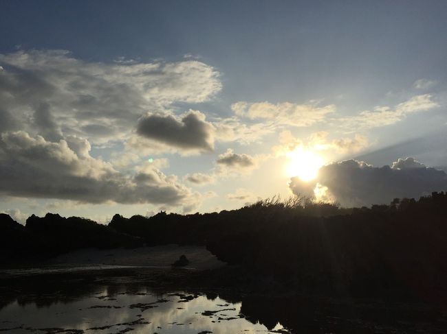 よく寝て、朝早くからビーチの散歩。<br />朝焼けがすっごくステキ( ´ ▽ ` )ﾉ