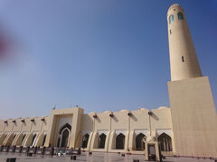とある土曜日の朝、まだ訪問していなかったカタールで一番大きなモスクへ。