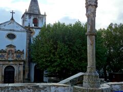 サンタ･マリア教会前の広場にはペロリーニョ(罪人のさらし柱）
15世紀、罪人は見せしめのため、カゴに入れられてここに吊り下げられたとか。
今やったら北朝鮮かＩＳくらいとちゃうか？公開処刑なんて。
中世の街並は好きやけど、中世に生まれんで良かった。

