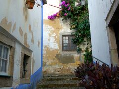 この日ネットにつなぐことが出来、メールをチェックしていたら
今回ホテル予約でお世話になったBooking.comよりメールが。
ホテルのレヴューかと思って開いてみたら、まさかの｢No Show｣
ちょっと待ってよ〜。昨日予約したホテルへ行って、ホテルで拒否られたのに〜。