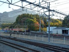 11月7日（土）に行われる西武鉄道のトラインフェスタ会場となる横瀬駅で懐かしい、機関車を車窓から撮りました。