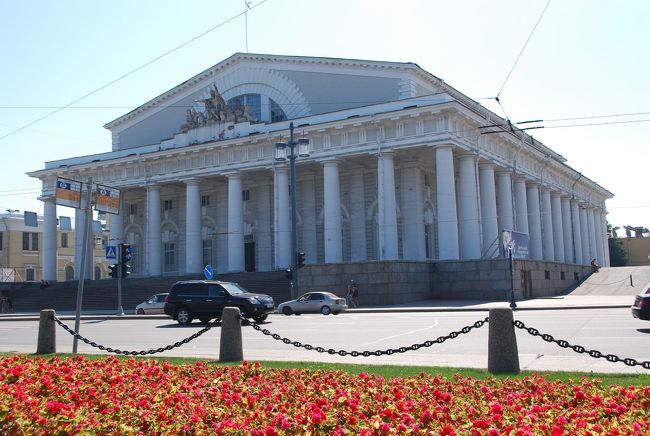 ビルジェヴァヤ広場向かい側の中央海軍博物館(The Central Navy Museum)