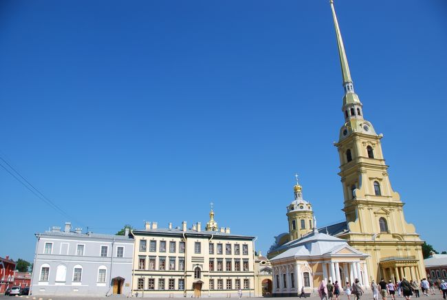 首座使徒ペトル・パウェル大聖堂(St. Peter and St. Paul's Cathedral)はペトロパヴロフスク要塞にあるロシア正教会(Russian Orthodox Church)の聖堂