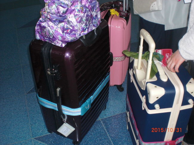 荷物も無事預けて、空港内をウロウロ散策です。