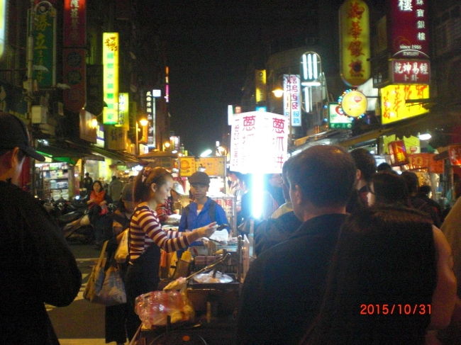 まるで賑やかなお祭り会場のようでした。