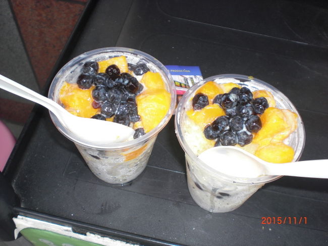 サービスで付いてたマンゴーかき氷でしたが、これは日本で市販されてるのと同じ様な感じで、見た目に反してあまり美味しくなかった…私個人の感想ですが。