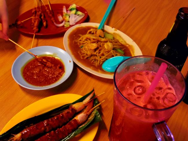 ディナーは紅園（レッドガーデン）で。