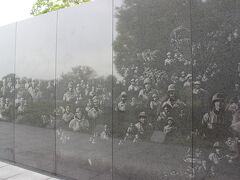 マルチンルーサーキングメモリアルを目指す途中、朝鮮戦争戦没者慰霊碑に立ち寄り
やはり、首都だけあってワシントンは戦争関連の慰霊碑が多い