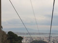 翌朝は徳島観光。とりあえず眉山に登りました。お天気がわるくて残念。