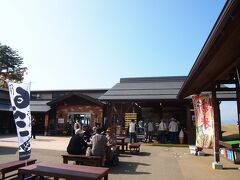 いつも通る時は空いてる道の駅しもごうも、平日だというのにこの日は混んでました