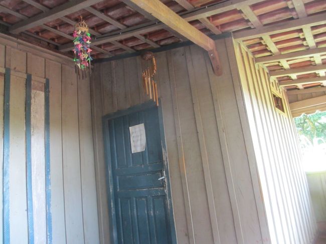 広大な荘園の中に設けられた占いの部屋<br />　生年月日を告げ、手の平を見せるだけでストーリーは始まる<br />生まれてから今までの罹患歴、家族の中の位置、人生全般について<br />　彼女の口から出る言葉全てが当たっているのです<br /><br />日本での占いは、何を占って欲しいですか？、から始まるけど<br />　彼女のは、今までと、現在と、未来を全部語ります<br />　　過去と現在が寸分の違いも無く当たってれば、未来が怖いですが<br />　　　未来への注意点と希望を掴む切欠までしか言いませんので<br /><br />その先の本当に抱いている大きな夢に関しては<br />　僕の方が遥かに霊感が高く、その希望は達成されると言われました<br />　　つまり、その年齢まで健康に生きると霊界からのお達しが来てると<br />　　　それだけ負わされた使命が大きいという意味<br /><br />あなたの瞳の輝きは本物よ、と言われて良かった<br />　３１年生きる為の健康を取り戻す挑戦が始まった<br /><br />