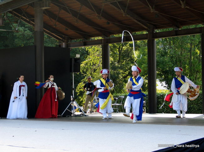 近くで韓国系のパフォーマンス・・・