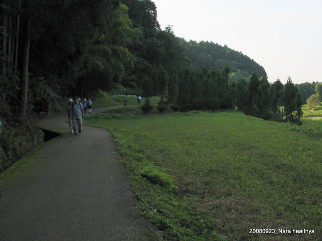 奈良の神社仏閣は期待に反して私には盛り上がれない感じでしたが<br /><br />明日香村での散策は印象的でした。<br /><br />素朴が充実している感じ？でしょうか？