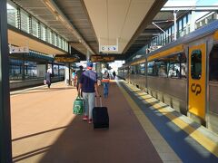 アヴェイロへはコインブラから電車で45分。駅は近代的でスッキリした感じ。