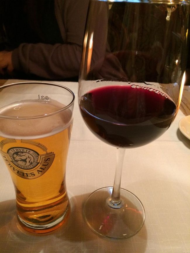 旧市街で晩御飯を食べることに。<br />旧市街を少し歩いて、適当に入りました。