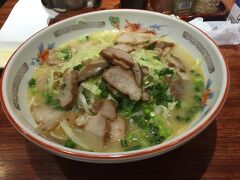 こむらさきのラーメン。福岡のラーメンに慣れると微妙。