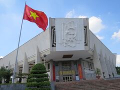 ホーチミン博物館にやってきた。