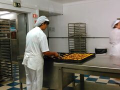 　目も心もいっぱいになった後はトイレタイム。ここのトイレを借りました。
　ポルトガルベレン銘菓のエッグタルトのお店。
エッグタルトをパスティス・デ・ナタと言うそうです。