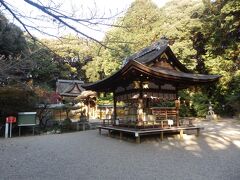 荒見神社より北へ2.5kmほど，城陽市寺田水度坂の水度神社へ．
奈良時代以前の創建，祭神は天照皇大御神・高御産靈神・少童豐玉姫命．
この地の守護神(産土神)とのこと．境内拝観自由．
