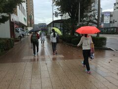 武蔵ヶ辻あたりでは小雨が降ってきました。