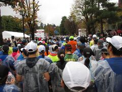金沢マラソン2015
スタート地点

スタートのゲートが見えてきました。