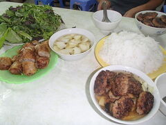 お昼は「ダックキム」
これはおいしかったー

他の方の旅行記にあったとおり日本人だと自動的に揚げ春巻き付きみたい。
それも二人前だからたっぷり。

おいしいんだけど、２人前はいらないなぁ・・・
