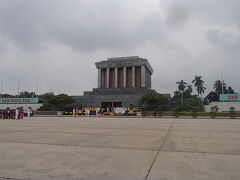 さすがに警備が厳重で、他はいろいろいい加減（のんびり？ゆるい？）なのに、ここだけは別次元の厳しさでした。
